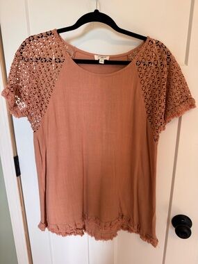 Umgee Dusty Rose Crochet Sleeve Short Sleeve Top